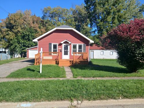 635 Spruce St, Mount Morris, MI, 48458-1942 | Card Image