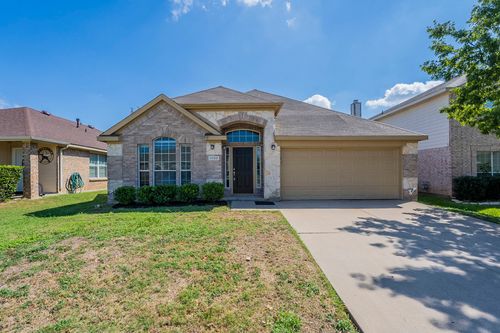 11153 Boulder Ridge Dr, Fort Worth, TX, 76140-6531 | Card Image