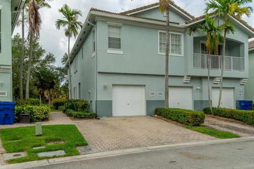 3185 Laurel Ridge Cir, Riviera Beach, FL, 33404-1840 | Card Image