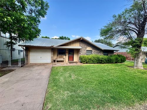 225 N West St, Buffalo Gap, TX, 79508-2143 | Card Image
