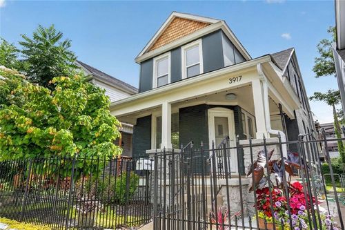 3917 Central St, Kansas City, MO, 64111-2210 | Card Image