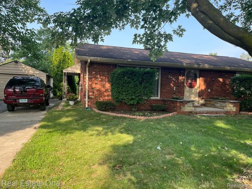 51341 Neumaier Dr, Shelby Township, MI, 48316-4046 | Card Image