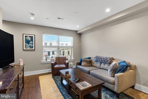 3-834 N 19th St, PHILADELPHIA, PA, 19130-2193 | Card Image