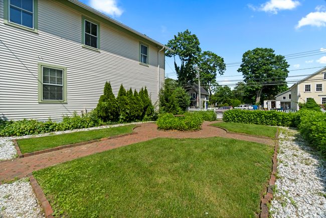 60 Lyme St, House other with 3 bedrooms, 3 bathrooms and 6 parking in Old Lyme CT | Image 9