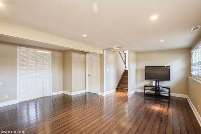 300 Wingate Dr, House other with 3 bedrooms, 2 bathrooms and 1 parking in Schaumburg IL | Image 19