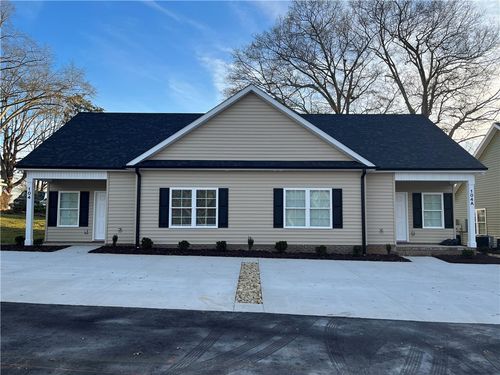 104 Oak Ln, Liberty, SC, 29657-1517 | Card Image