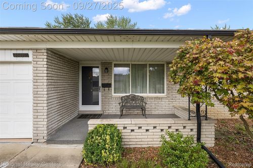 35091 Cavant Dr, Sterling Heights, MI, 48310-5013 | Card Image