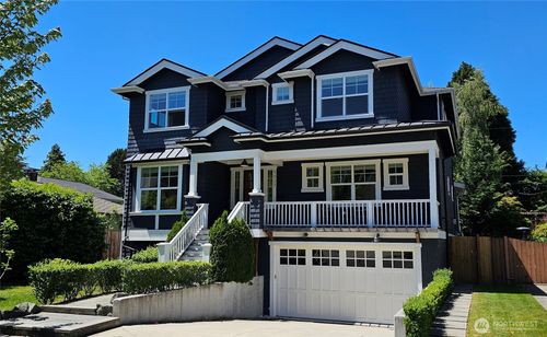 5027 48th Ave Ne, Seattle, WA, 98105-2928 | Card Image