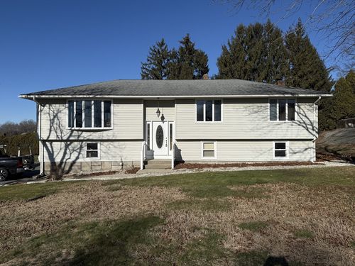 63 Helene St, Ludlow, MA, 01056-3152 | Card Image