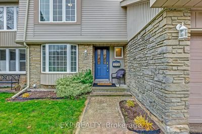 750 Cobblers Crt, Home with 4 bedrooms, 3 bathrooms and 4 parking in Pickering ON | Image 2