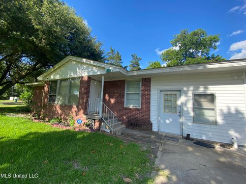 100 Apple St, Ridgecrest, LA, 71334-3602 | Card Image