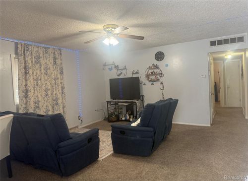 6475 N Highland St, Dearborn Heights, MI, 48127-2202 | Card Image