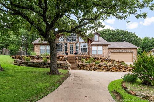 725 Greenview Circle, Sand Springs, OK, 74063 | Card Image