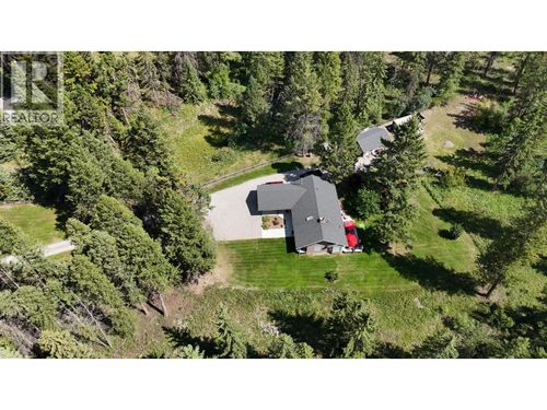 4814 Lake Rd, Windermere, BC, V0B2L2 | Card Image