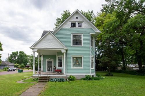 126 Minnesota Ave E, Minnesota Lake, MN, 56068-3145 | Card Image