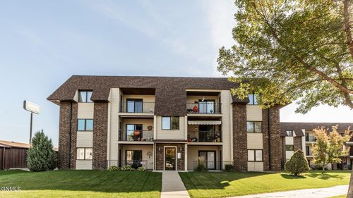 2723 Gateway Ave, Bismarck, ND, 58503-5555 | Card Image