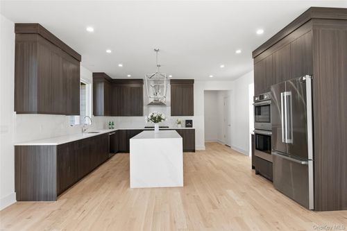 16 Otsego Pl, Jericho, NY, 11753-1406 | Card Image