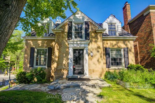 29 Highbourne Rd, Toronto, ON, M5P2J1 | Card Image