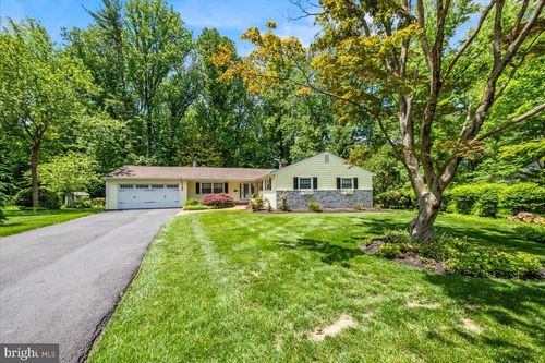 40 Pineknoll Dr, LAWRENCEVILLE, NJ, 08648-3144 | Card Image