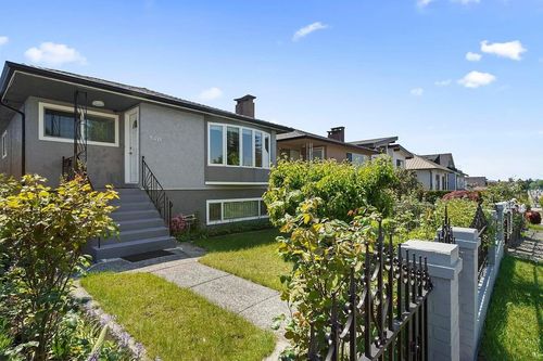 2374 E 33rd Ave, Vancouver, BC, V5R2S3 | Card Image