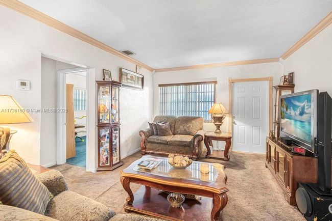 5320 Sw 18 Th St, House other with 3 bedrooms, 1 bathrooms and null parking in West Park FL | Image 6