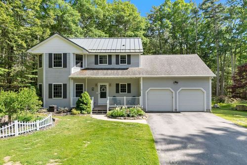 21 N Village Rd, Cape Neddick, ME, 03902-7933 | Card Image