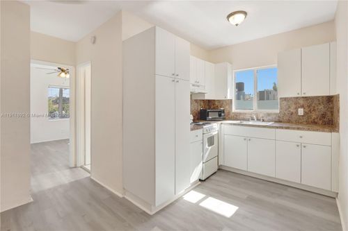 715-711 Sw 21st Ave, Miami, FL, 33135-3331 | Card Image