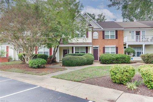 817 Oak Springs Ct, Newport News, VA, 23602-8846 | Card Image