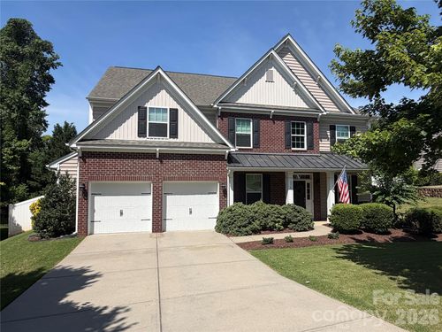 576 Becker Ave, Fort Mill, SC, 29715-8395 | Card Image
