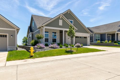 5831 Nw 90th St, Johnston, IA, 50131-1948 | Card Image