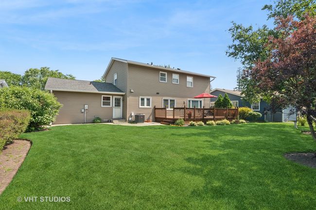 566 Northampton Cir, House other with 4 bedrooms, 3 bathrooms and 6 parking in Elk Grove Village IL | Image 12