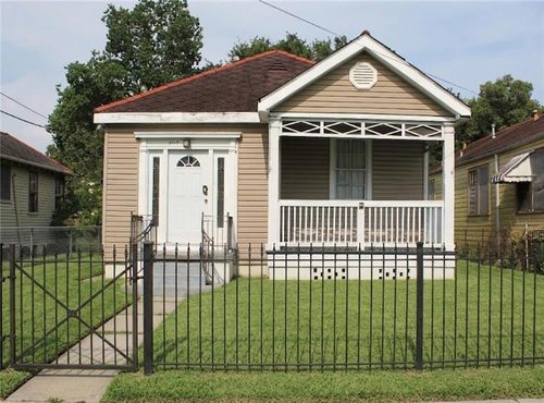 2713 A P Tureaud Ave, New Orleans, LA, 70119-1125 | Card Image