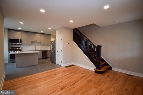 207 Paxson Ave, GLENSIDE, PA, 19038-4611 | Card Image