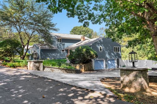 10 Echo Ln, Fairfield, CT, 06825-1211 | Card Image