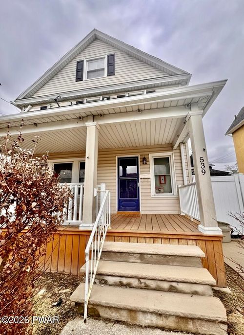 539 New York St, Dunmore, PA, 18509-2433 | Card Image