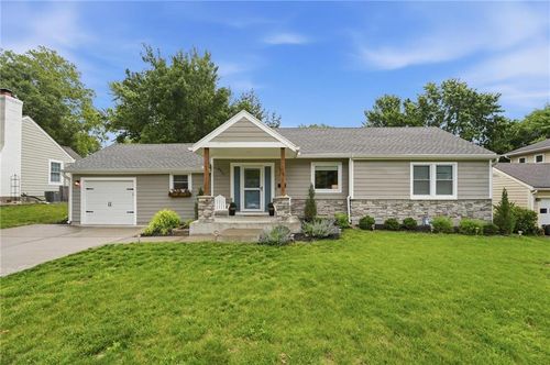 5927 Mission Rd, Fairway, KS, 66205-3247 | Card Image