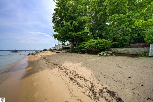 11111 S W Bayshore Drive, Traverse City, MI, 49684 | Card Image