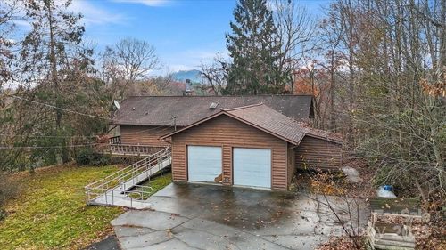 221 Mary King Mountain Dr, Murphy, NC, 28906-2193 | Card Image