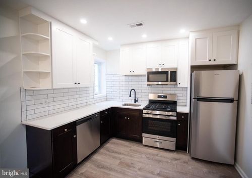 2-2049 Snyder Ave, PHILADELPHIA, PA, 19145-2811 | Card Image