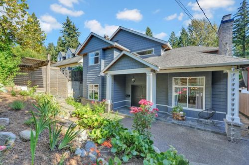 425 Tempe Cres, North Vancouver, BC, V7N1E7 | Card Image