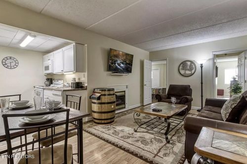 501-413 Baskins Creek Rd, Gatlinburg, TN, 37738 | Card Image