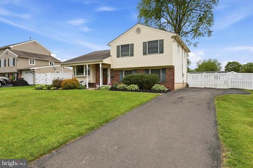 1204 Lynda Ln, WARMINSTER, PA, 18974-1949 | Card Image