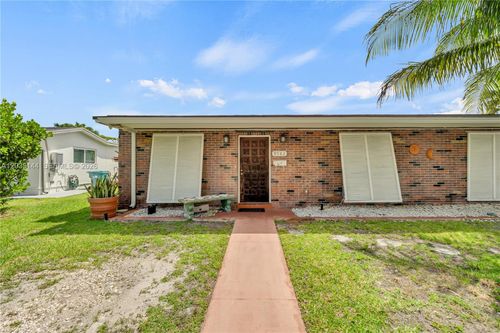9982 Sw 196th St, Cutler Bay, FL, 33157-8666 | Card Image