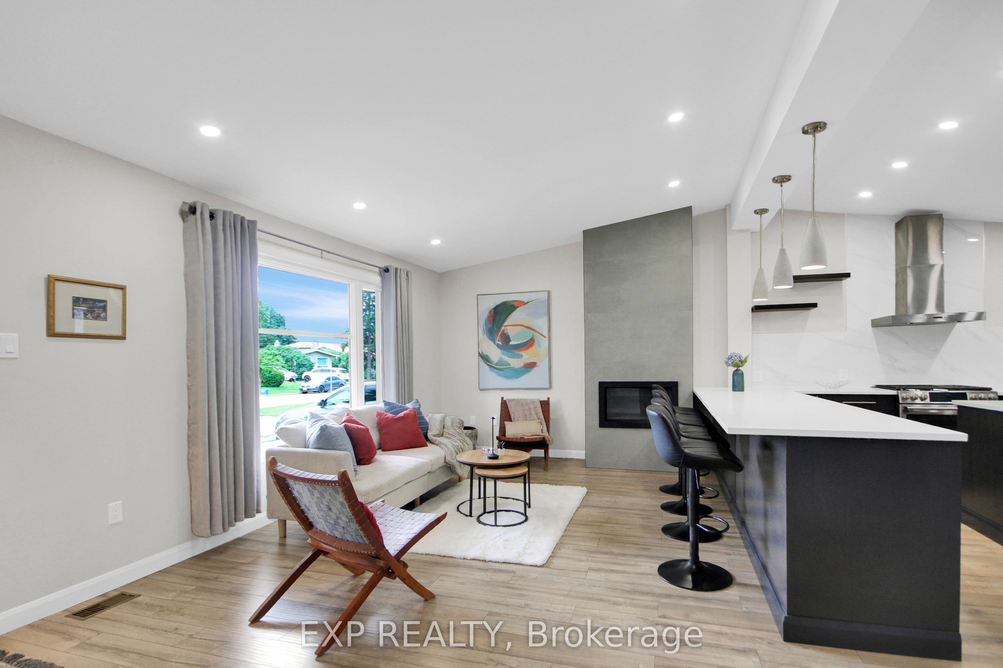Residential in Cyrville - Carson Grove - Pineview 4