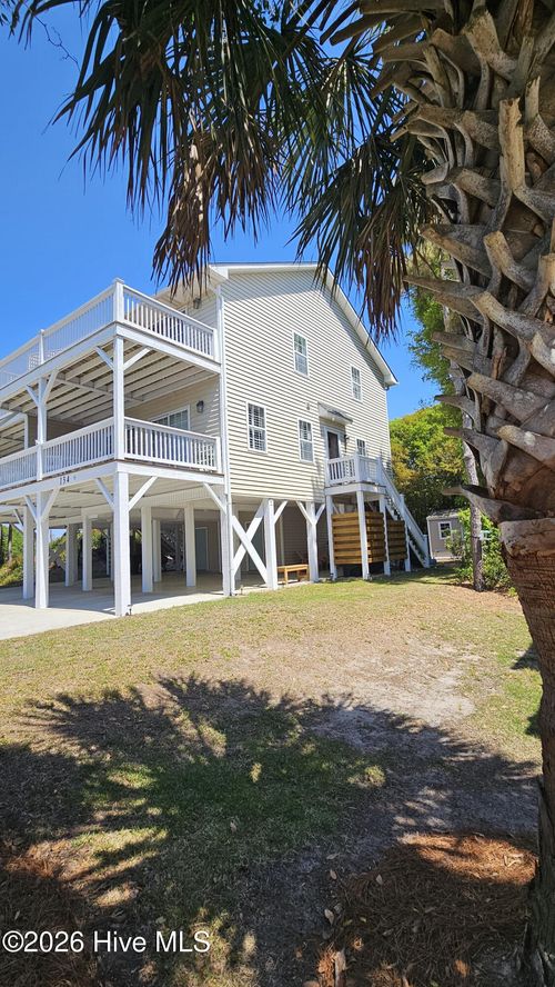 134 Janell Ln, Emerald Isle, NC, 28594-2454 | Card Image