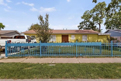 9805 Grady Ln, Dallas, TX, 75217-7674 | Card Image