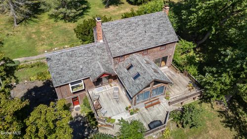 889 North Rd, Amsterdam, NY, 12010-8450 | Card Image