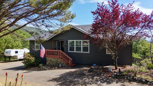381 Pinetop Ter, Shady Cove, OR, 97539-9809 | Card Image