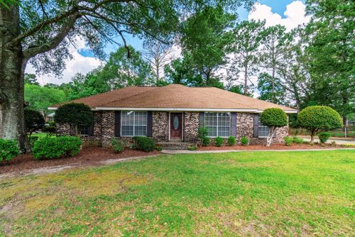613 Southeast Cir, Hattiesburg, MS, 39402-2116 | Card Image