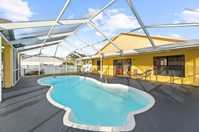 pool and screened in lanai | Image 3